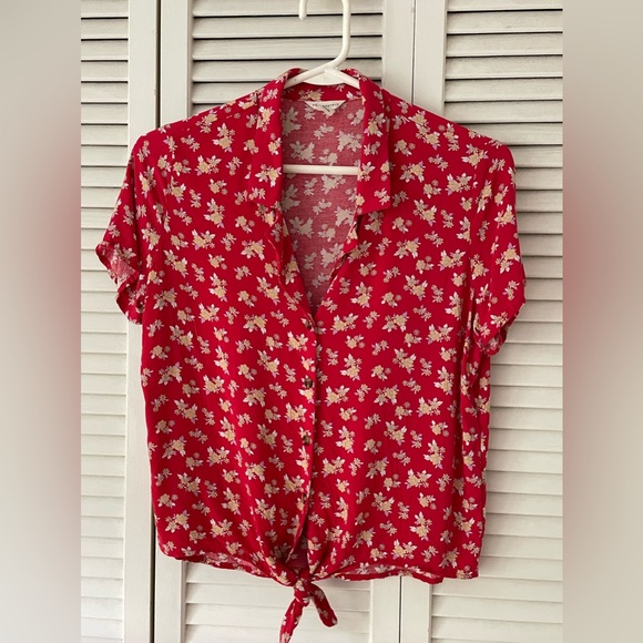 Aeropostale- women’s blouse with  front tie - Picture 2 of 4